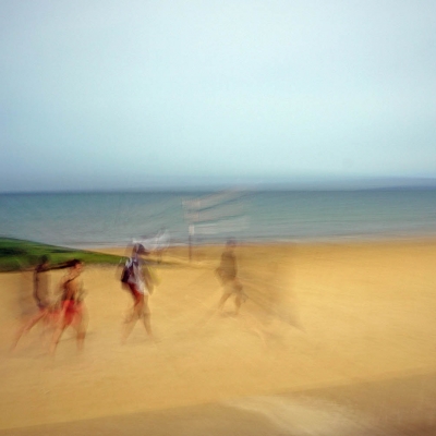 Lion-sur-Mer. Promenade sur le sable. Tirages disponibles